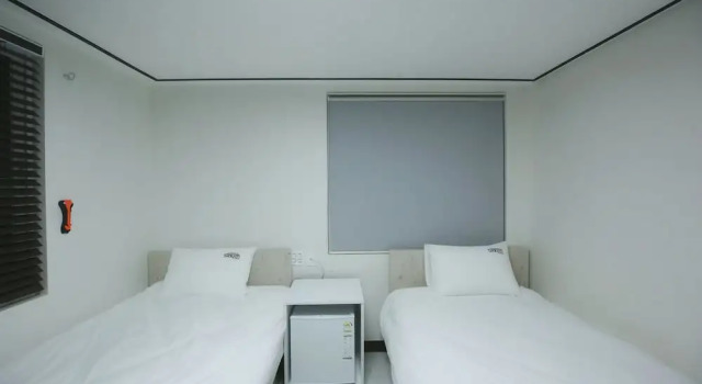 Camera Standard Stayan - Hostel