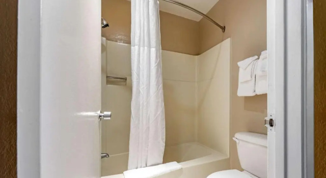 Четырёхместный номер Standard Scottish Fairway Inn