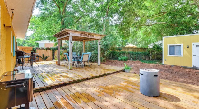 Коттедж Fort Walton Beach Home ~ 2 Mi to Okaloosa Island!