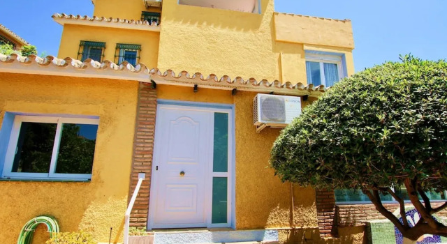 4BR Villa Milana, Private Pool, Sea Views. Wifi, 3 Mins Drive to the Beach, Забронировать Вилла Отели Бенальмадена 3 звезды, рядом с Тиволи Уорлд, 3*