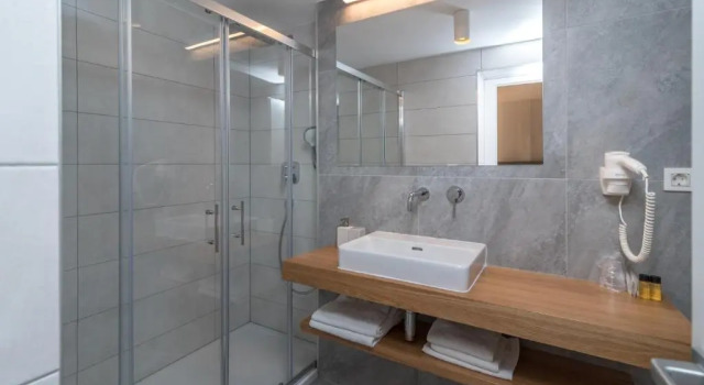 Двухместный номер Deluxe с балконом Bifora Heritage Hotel