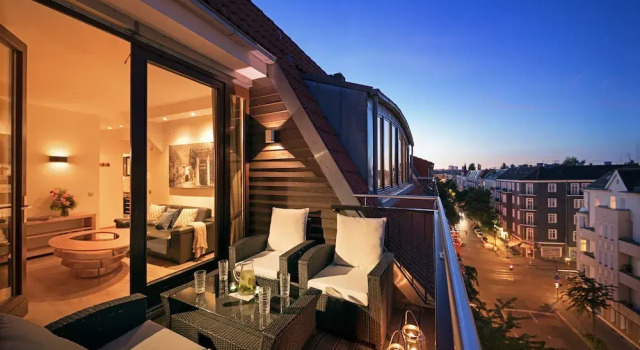 2 Bedrooms Deluxe Apartment with balcony Luxoise Apartments
