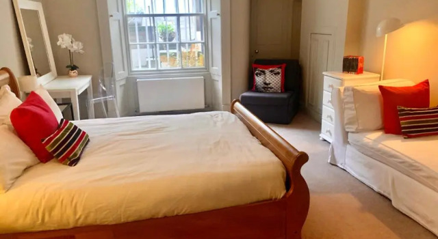 Апартаменты Contemporary Edinburgh 2B City Centre garden flat, close to Castle