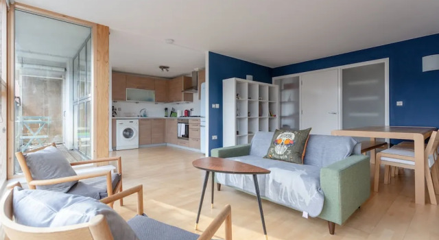 Spacious 2 Bedroom Canal Side Apartment with Balcony