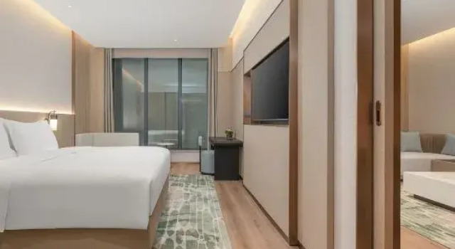 Люкс c 1 комнатой Holiday Inn Jinan Thousand Buddha Mountain by IHG