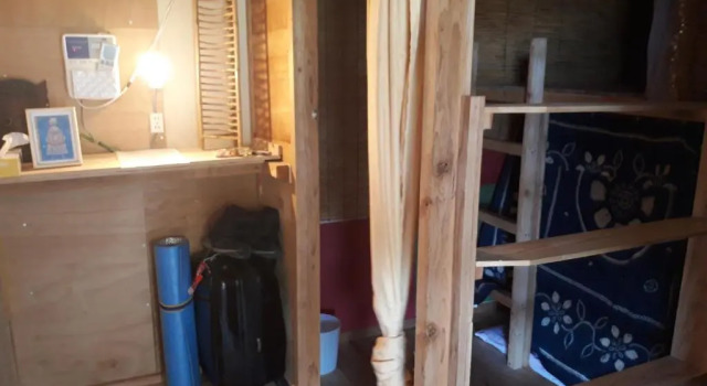 Кровать в общем номере (мужской номер) backpackers guesthouse Border