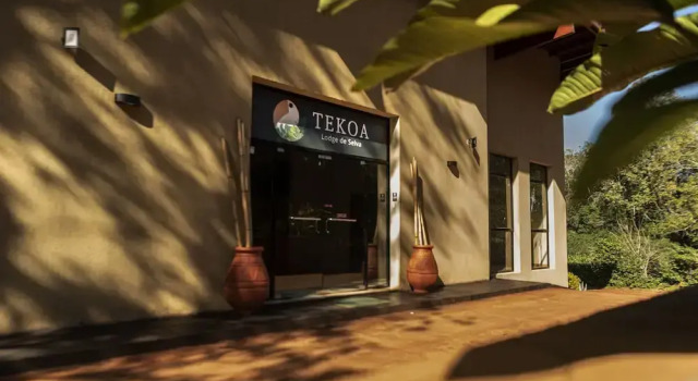 Tekoa Lodge de Selva, Забронировать Дом для отпуска Коттеджи Пуэрто-Игуасу, рядом с Guira Oga Zoo, Коттедж