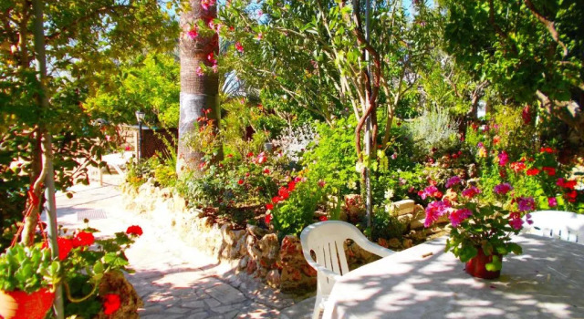 Коттедж Rose Garden Villa Peristerona
