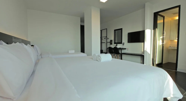 Трёхместный номер Standard с балконом BED Nimman
