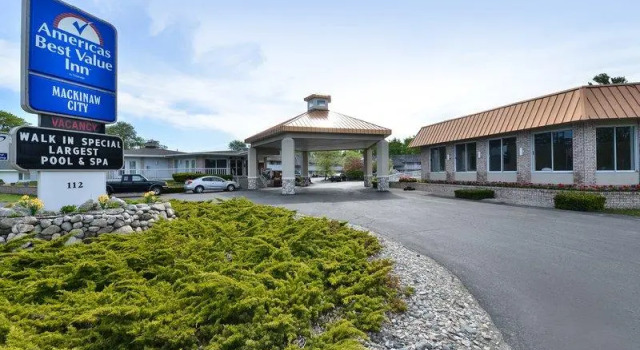 Двухместный полулюкс Travelodge by Wyndham Mackinaw City