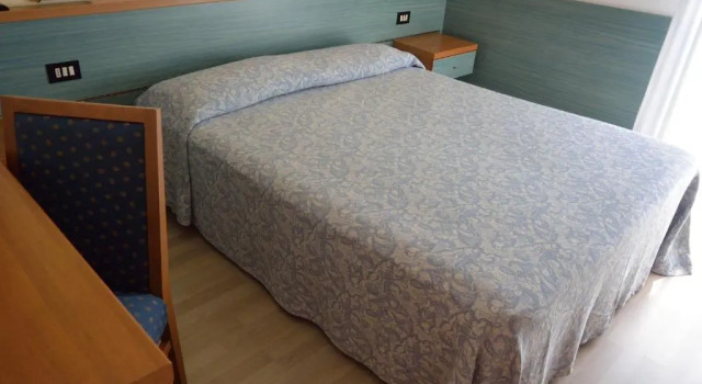 Трёхместный номер Standard с балконом Hotel Paris