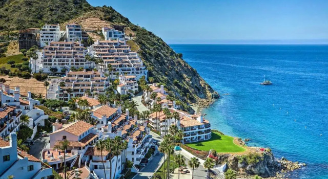 Апартаменты Gorgeous Oceanfront villa with panoramic views
