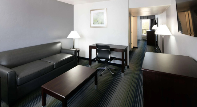 Полулюкс Red Lion Inn & Suites Tucson Downtown