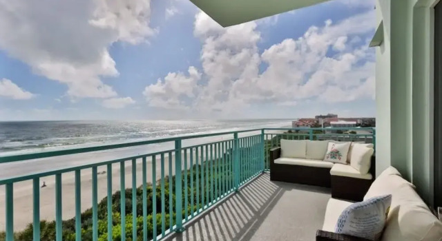 Номер Standard Oceanfront Condo With Beautiful Views 2 Bedroom Condo