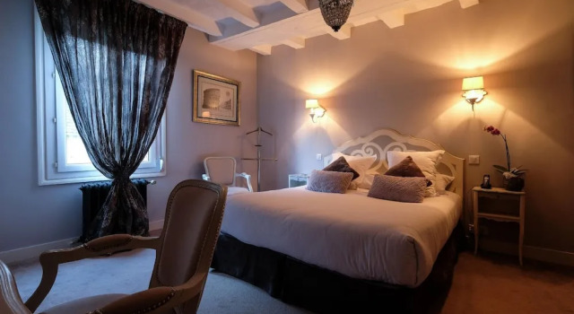 Двухместный номер Superior Logis Hotel Restaurant Le Cheval Blanc