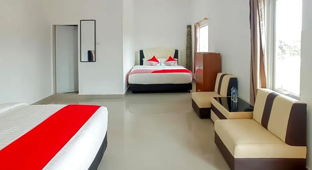 Семейный люкс OYO 3215 Marina Hotel