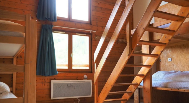 Кровать в общем номере (женский номер) Auberge de Jeunesse HI La Clusaz