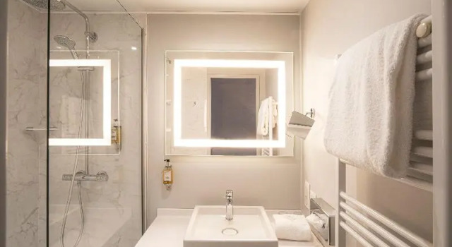 Двухместный номер Standard с балконом Hôtel Quorum
