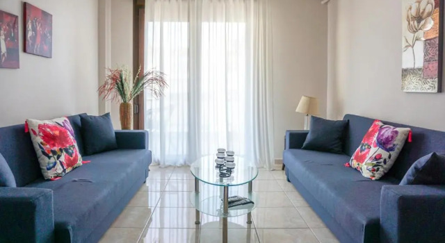 Holiday Beach Home | 1 min. walk to beach