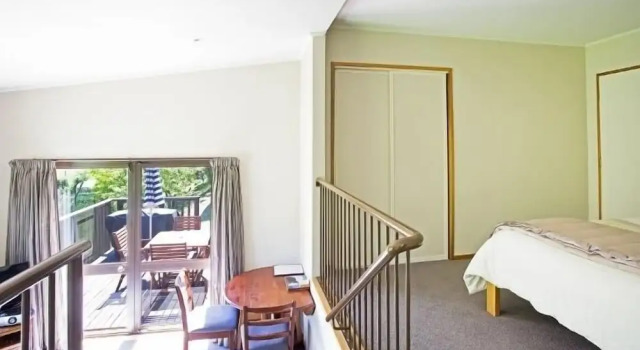 Двухместная студия с балконом Alpine View Lodge