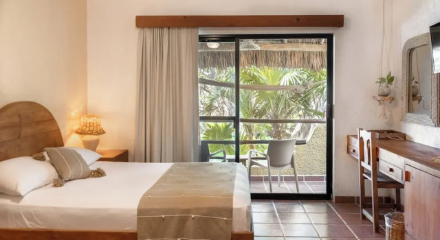 Четырёхместный номер Standard с балконом и с видом на сад Hotel Casa Colibri