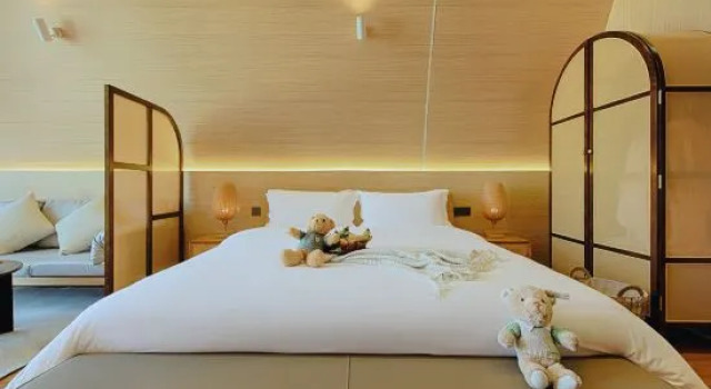 Yingge Treading on the Waves Boat House Homestay, Book Hotel Hotels in Ledong with Parking, Parking