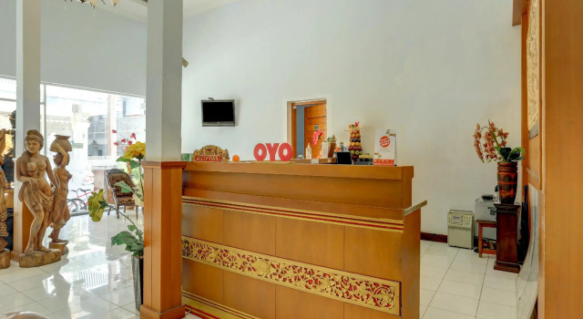 OYO 90201 Hotel Bina Artha, Забронировать Отель Отели провинции Бали с завтраком, Завтраки
