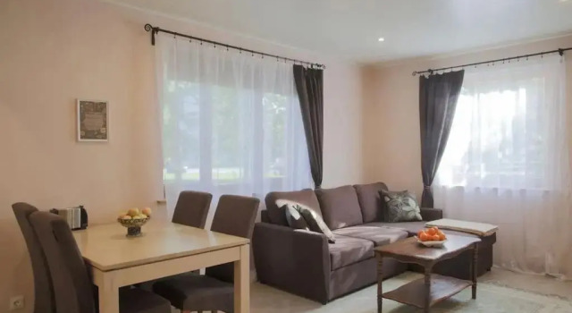 Apartments Suvekorter Tammsaare, Varaa Huoneisto Hotellit Pärnumaa pysäköinnillä, Pysäköinti