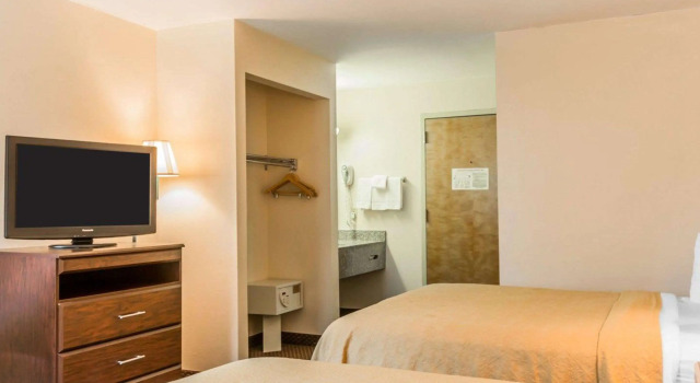 Четырёхместный номер Standard Quality Inn Pell City I-20 exit 158