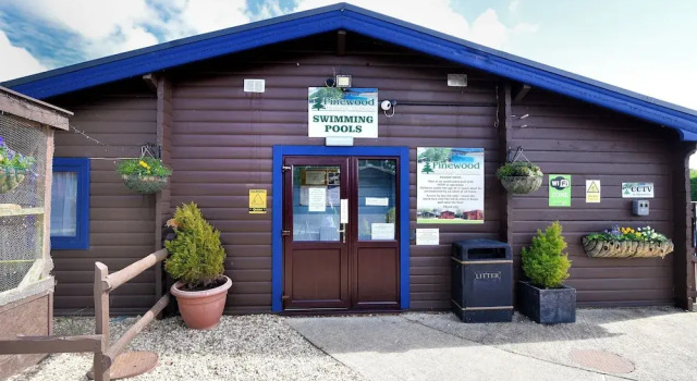 10 Pinewood Retreat, Забронировать Дом для отпуска Эксминстер Jurassic Coast, рядом с Lower Bruckland Farm Nature Reserve
