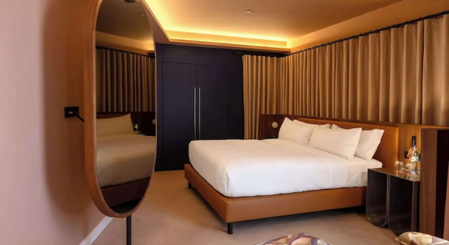 Двухместный полулюкс Cenica Porto Hotel, Curio Collection By Hilton