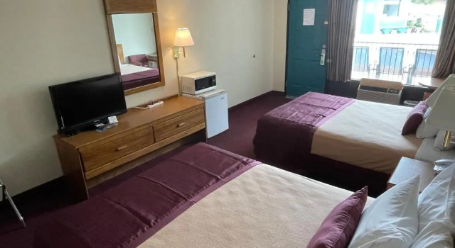 Четырёхместный номер Standard Цокольный этаж Ozark Valley Lodge