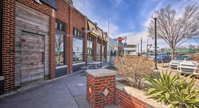 Modern OKC Retreat: Half-mile to Plaza District!, Boek Hotel Oklahoma City Oklahoma
