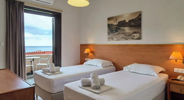 Двухместный номер Standard c 1 комнатой с видом на море Corali Hotel