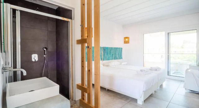 Номер Deluxe Serena Hotel