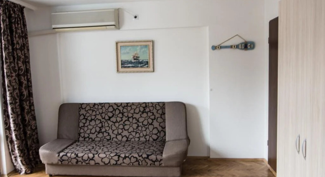 Guest Rooms Old Captain, Забронировать Хостел Бургас Burgas Coast, рядом с Парк Света Троица