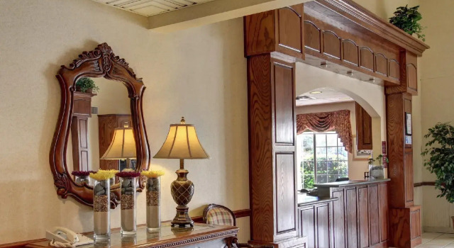 FairBridge Inn & Suites Cleburne, Buchen Sie Hotel Cleburne Dallas - Fort Worth und Umgebung