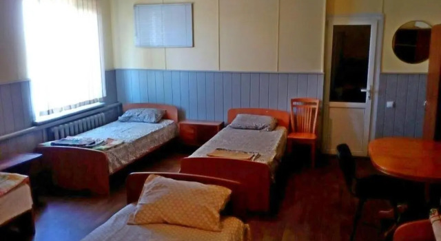 Кровать в общем номере Hostel Mnogoborets F. Klub