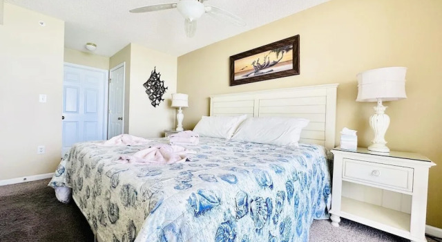 Ashworth 1303 3 Bedroom Condo by RedAwning, North Myrtle Beach, Забронировать Отель Отели Норт-Миртл-Бич с парковкой, рядом с Парк развлечений OD Pavilion, Парковка