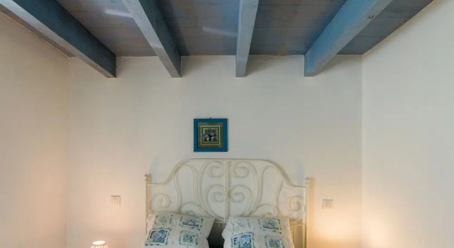 Коттедж Classic с 2 комнатами Farmhouse with private pool, large garden and playground