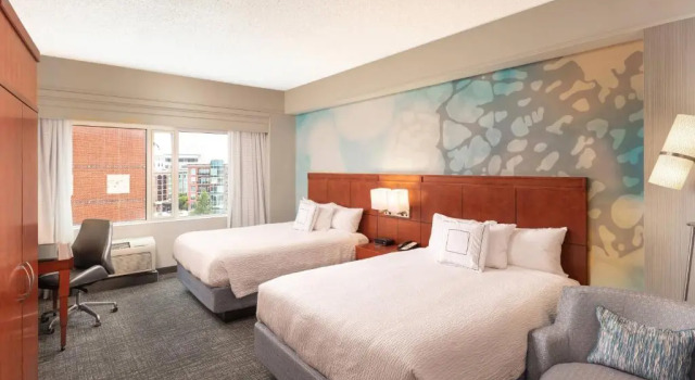 Четырёхместный номер Standard с видом на город Courtyard by Marriott Greenville Downtown