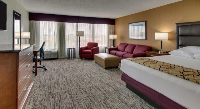 Номер Superior Drury Inn & Suites Evansville East