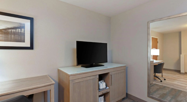 Четырёхместный номер Standard Hampton Inn & Suites Hermosa Beach