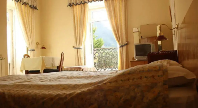 Hotel Sintra Jardim, Забронировать Отель Отели Синтра с парковкой, рядом с Научный центр Синтры, Парковка