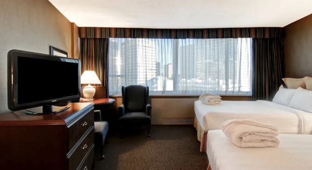 Четырёхместный номер Standard с видом на город Chateau Lacombe Hotel