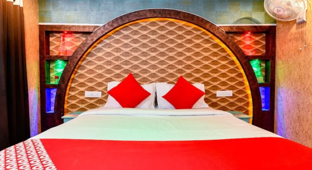 OYO 22272 Houseboat Anugraha 8 Bhk