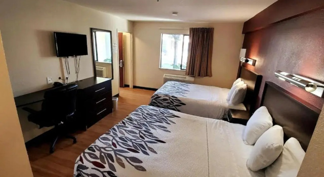 Четырёхместный номер Deluxe California Inn and Suites, Rancho Cordova