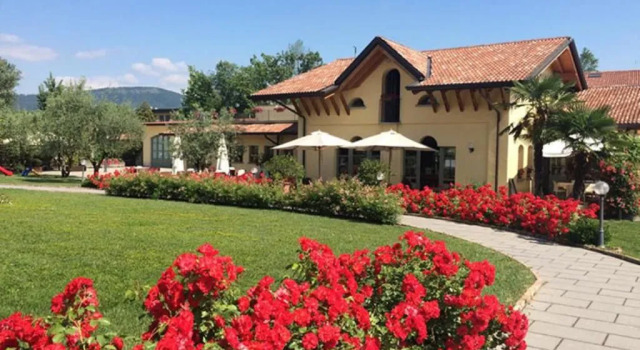 BERTOLA, Book Hotel Adro Franciacorta