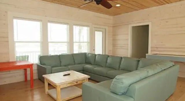 Club House 4