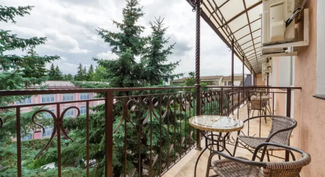 Трёхместный люкс с 2 комнатами Санаторий Радуга